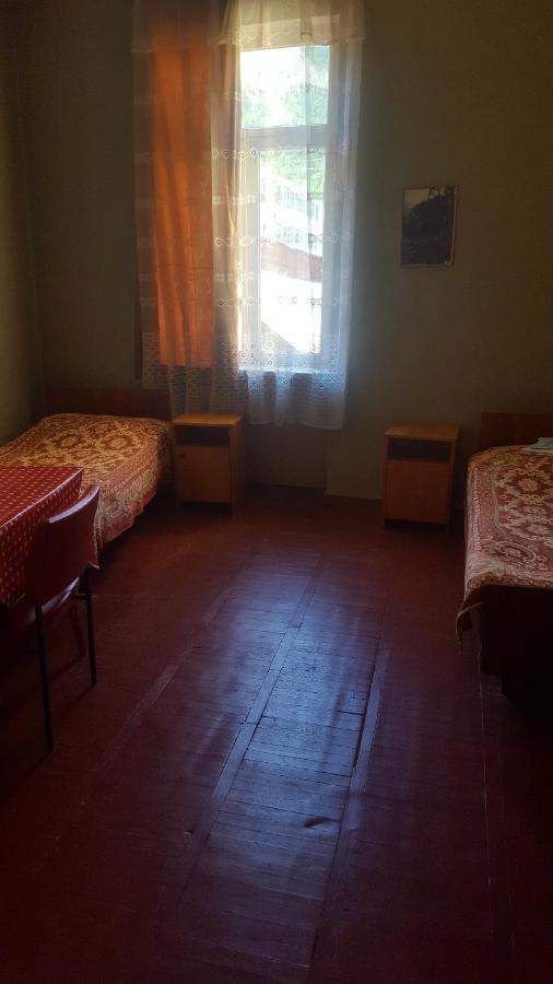 Firuza Hostel Borjomi Eksteriør bilde