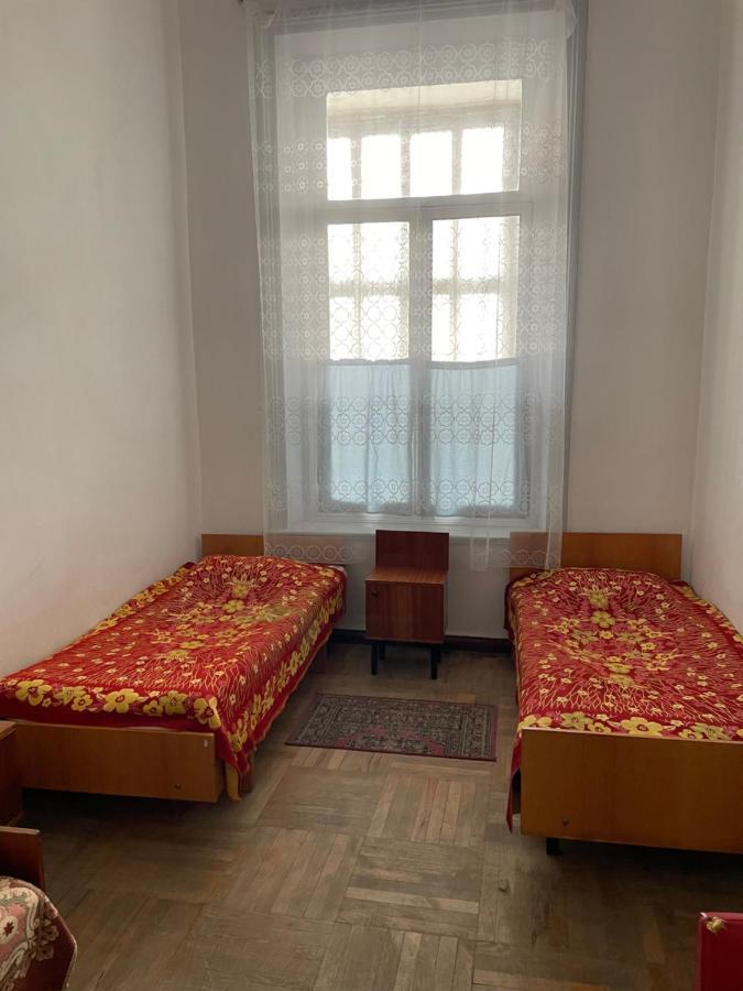 Firuza Hostel Borjomi Eksteriør bilde
