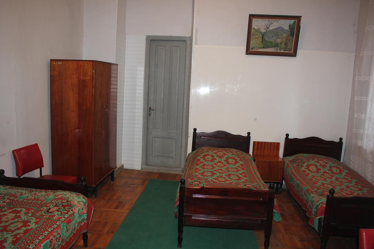 Firuza Hostel Borjomi Eksteriør bilde